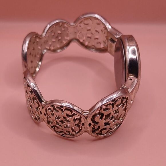 Vintage Geneva Silver Cut-Out Boho Ladies Watch - Picture 6 of 6